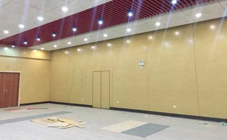 四川樂山學(xué)校會議室吸音纖維板聲學(xué)工程